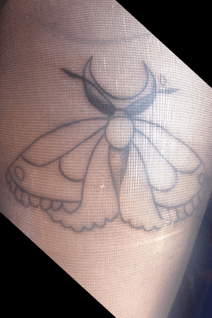 Not the greatest picture - (moth design by me) tattooed by me on me during my apprenticeship #apprentice #moth #neotraditional #dotwork #dotworktattoo #linework #cute 