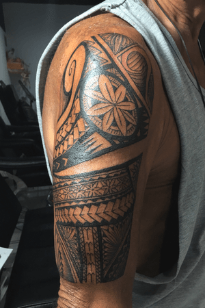Line work black work maori tattoo 
