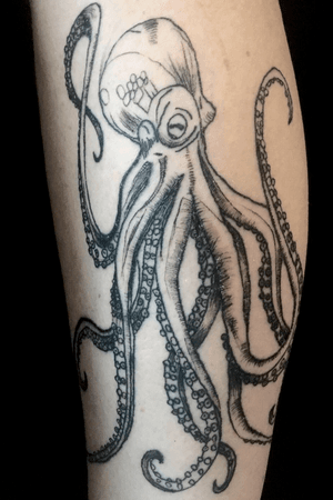 Octopus selftattoo