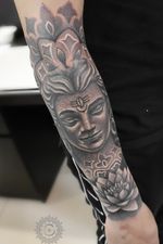 "Shiva" Dope piece by resident and black and gray artist Antonio Bianco For bookings and enquiries: crimson.tears.tattoo@gmail.com #shivatattoo #tattoolondon #tattooart #blackandgreytattoo #londontattoo #shiva #armtattoo 