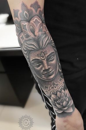 "Shiva"Dope piece by resident and black and gray artist Antonio BiancoFor bookings and enquiries:crimson.tears.tattoo@gmail.com#shivatattoo #tattoolondon #tattooart #blackandgreytattoo #londontattoo #shiva #armtattoo 
