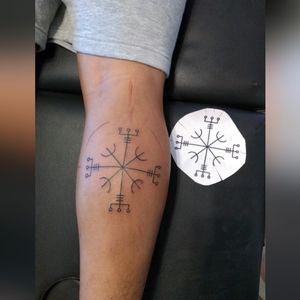 Celta Simbol geometría sagrada lineal tattoo
