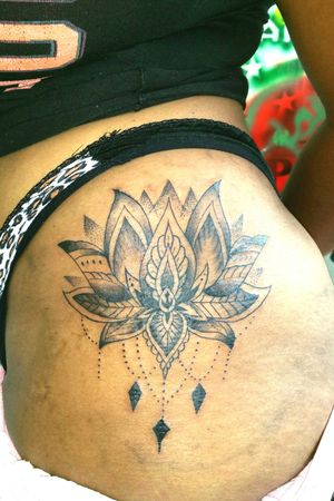 Mandala on the hip..make dem girls in my country go crazy