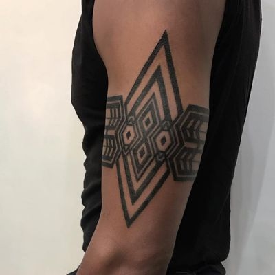 Arm band tattoo by Suni Banik #SuniBanik #armband #armbandtattoo #band #bracelet #bands #arm #bicep #geometric #linework #blackwork #shapes #pattern