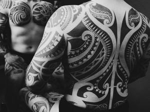 Tribal tattoo by Niki Ianiro #NikiIaniro #BerlinInkTattooing #BerlinInk #Berlin #BerlinGermany #tattoostudio #tattooshop #tribal #pattern #blackwork #linework