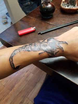 #scorpion #blackandgrey #realism #edmontontattoo #edmonton #edmontonink #tattooart #tattodo #tattodoapp 