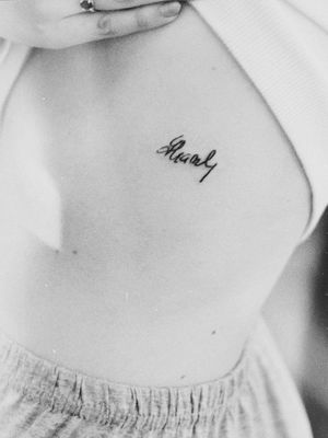 Aunt's signature••#meaningfultattoo #tattooart #signature #SignatureTattoo #linework #blacktattoos #writetattoo #tattooartist 