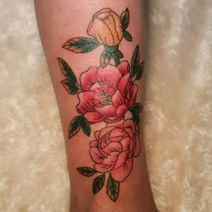 Flower Power Tattoo Girl #ink #inked #inkedgirl #inkedlife #inkedup #inkedwoman #tattoogirl #tattoowoman #femaletattoo #femaletattooartist #femaleartist #work #art #artwork #freestyle #flowertattoo #flowerpower #womensempowerment #ensenada #bajacalifornia #mexico 