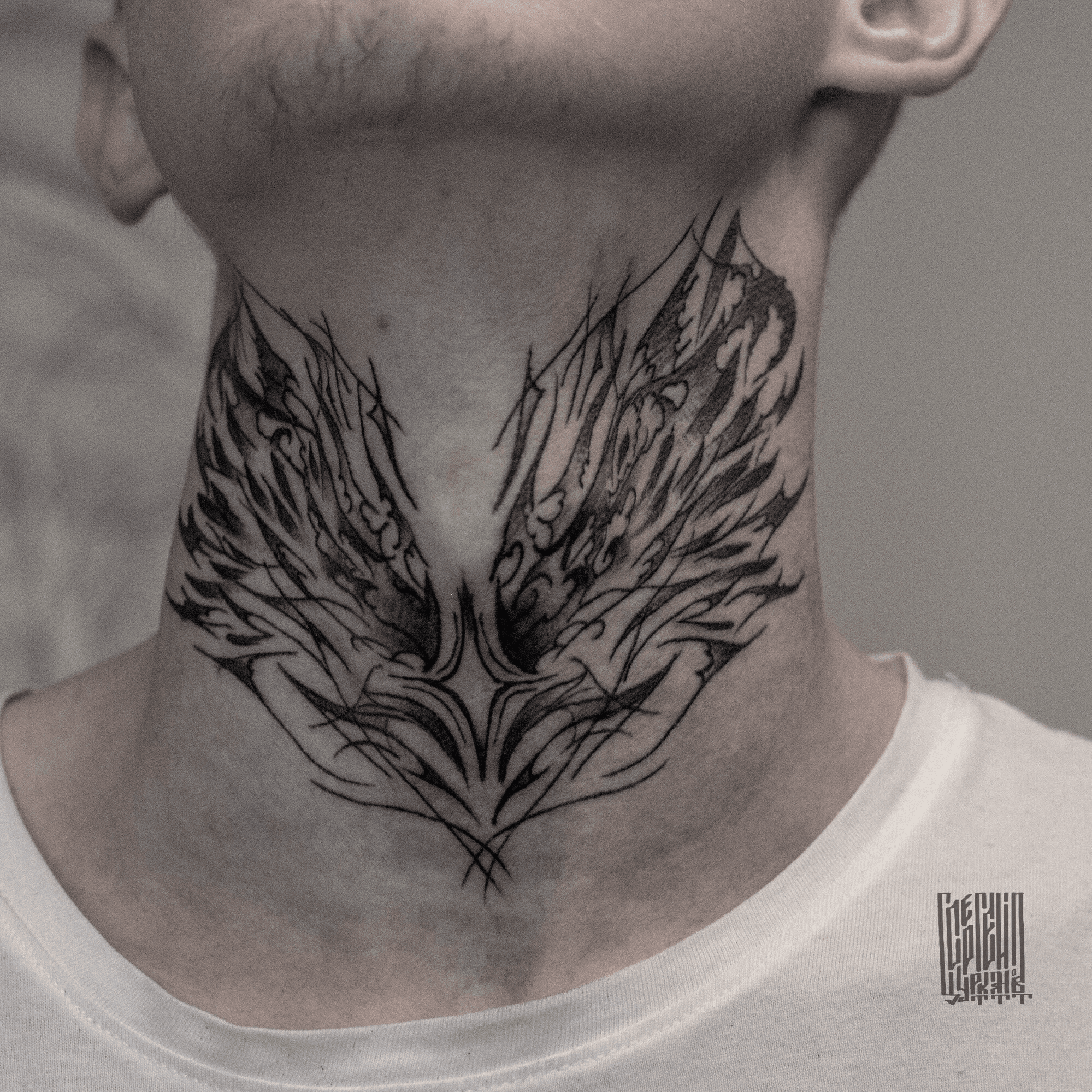 59 Wonderful Wings Neck Tattoos