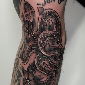 Neotraditional snake by Harry Hunter