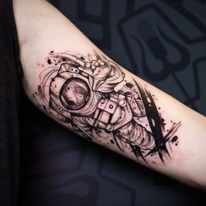 Rocket man 🚀, this was my client's first tattoo. Thanks @ofek_tidhar for the trust and for the opportunity. Please check out more of my work on links below:Instagram/Facebook- @matheuslanskyWhatsapp- 0538036216#tattoos #tattoo #tattoo2us #darkart #astronaut #astronauttattoo #rocketman #space #galaxy #darkartists #darkness #blackandwhite #blackworksubmission #blackworkers  #customtattoo #tattoo2me #tattoo #drawing #sketch #tattoosketch  #telaviv #israel  #minasgerais #tattoo  #ink #tattooizm #mattlansky