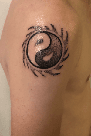 Yin-yang with dotwork