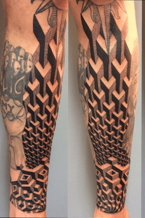 Geometry with a twist really enjoyed making this tattoo! #geometry #geometric #3d #pattern #mandala #sacredgeometry #maryjane #maryjanetattoo #stockholm #tatueringstockholm 