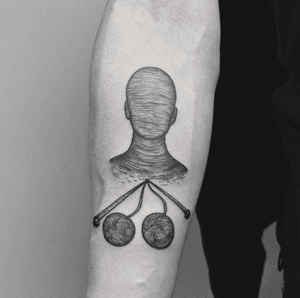 #tattooart #graphic #fineline #surreal #illustrative #linework #blackwork #germany #ukraine #blxckink #Tattrx #Tattoodo #dr.gritz_tattoo #equilattera #TAOT 