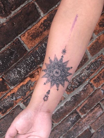 Henna style mandala fineline singlee needle ornamental stippling