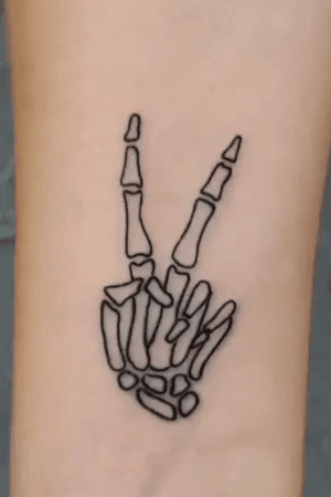 Peace sign, Skeleton Hand 