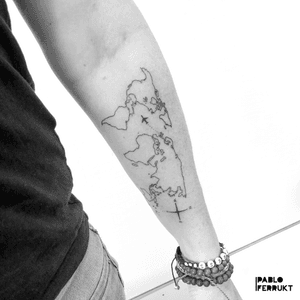 Fine line world map for the fantastic @rytmelis , thanks so much! For appointments write me at pabloferrukt@icloud.com or call @tattoosalonen .#finelinetattoo ...#tattoo #tattoos #tat #ink #inked #tattooed #tattoist #art #design #instaart #geomenlinetext #flowertattoo #tatted #instatattoo #bodyart #tatts #tats #scripttattoo #tattedup #inkedup#berlin #tattoosalonen #denmark#thinlinetattoo #copenhagen #fineline #dotwork  #københavn #worldmaptattoo