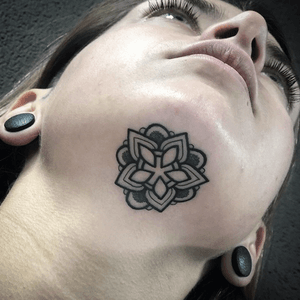 Done by Bertina Rens @swallowink @balmtattoo_benelux  #blackngrey #graphictattoo #graphicdesign #mandala  #tattoos #tattooart #inked #art #dotwork #dotworktattoo #chintattoo #chin #tattoo #ink #inkstagram #tattoos #tatoeage #thebesttattooartists #tattooart #tattooartist #facetattoo #face #geometrictattoo #omfgeometry #dailydotwork #geometrip
