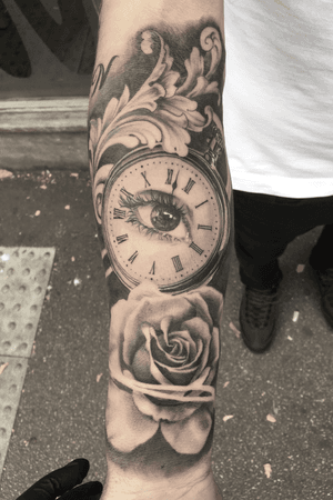 Clock work #blackandgrey #blackandgreytattoo #pocketwatch #rose #eye #realism #realistic 
