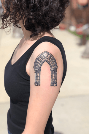from my flash for cece. #architecture #blackwork #flash #archway