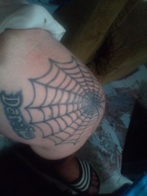 My first tat I have ever done and it was on myself , my left kneecap