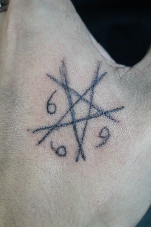 Tattoo Number 12.Scratch pentagram with 666 done by my friend Sarah as a Friday the 13th special. #Satanic #flashtattoo #FridayThe13th #fridaythe13thspecial 