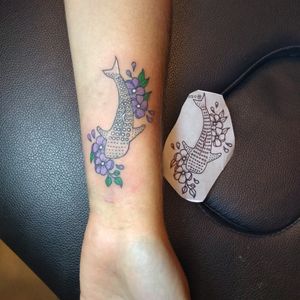 Whale shark flower tattoo tiburón ballena con flores tatuaje