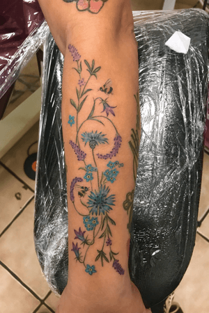 Wild flowers design and tattoo by Laetitia