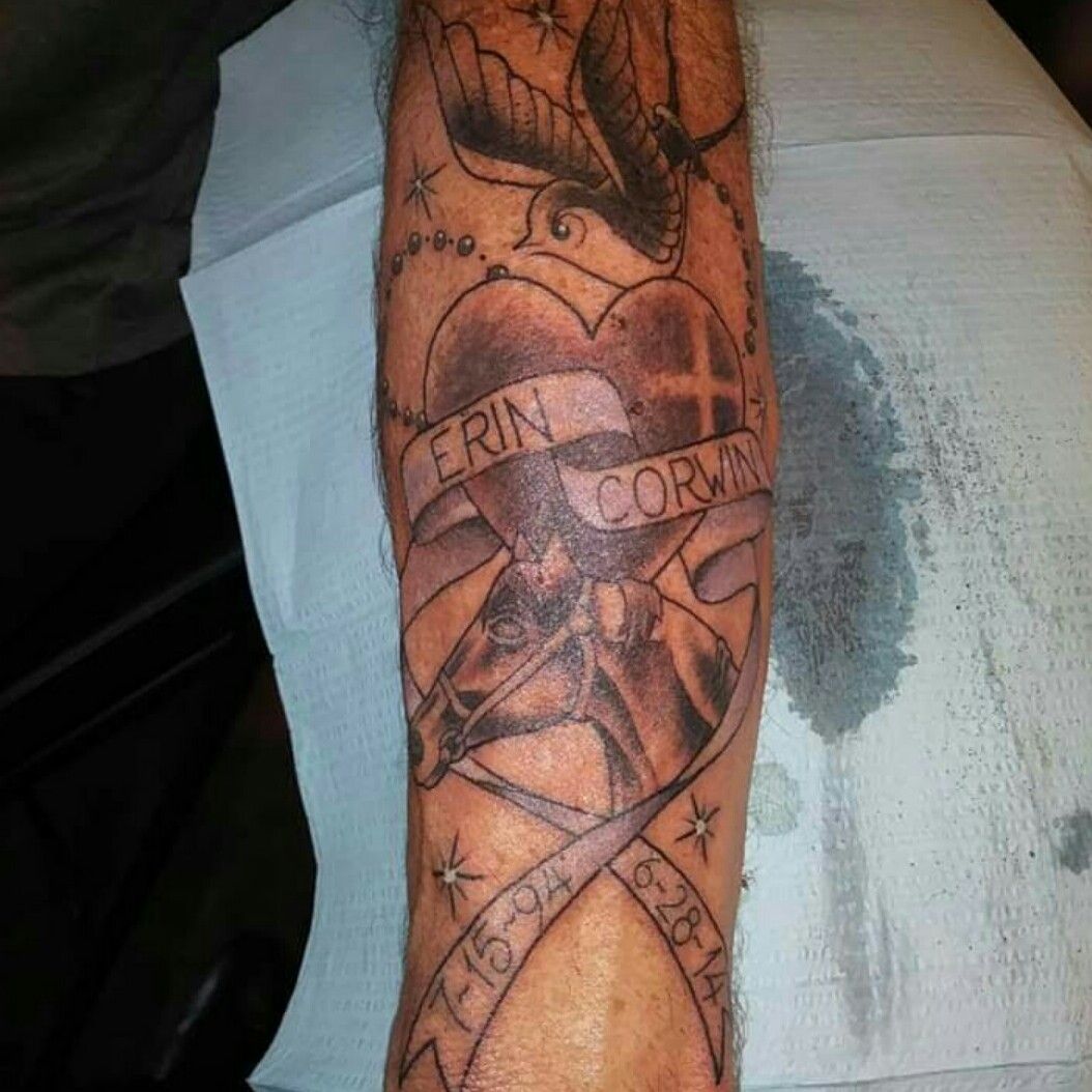 Oklahoma mans giant Ray Lewis tattoo