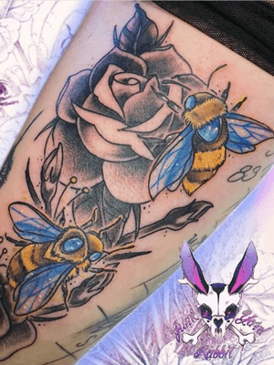 Another for Ginny, a gap filler of bees and traditional roses.                                           Follow me on:                                                                  Instagram - https://www.instagram.com/junkyardrabbit/                                                            Twitter - https://mobile.twitter.com/junkyardrabbit?lang=en