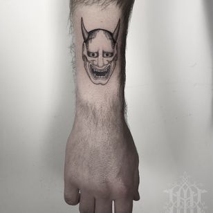 Hannya tattoo by Abby Drielsma #AbbyDrielsma #hannya #minimal #small #mask #noh #illustrative #fineline