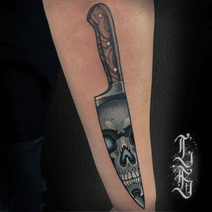 Done by Lex van der Burg @swallowink @balmtattoo_benelux #tat #tatt #tattoo #tattoos #tattooart #tattooartist #arm #armtattoo #arm #armtattoo #knife #knifetattoo #colortattoo #color #neotraditional #neotraditionaltattoo #skull #skulltattoo #newschooltattoo #newschool #scary #scarytattoo #inkee #inkedup #inklife #inklovers #art #bergenopzoom #netherlands 