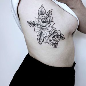Flowers on ribs 