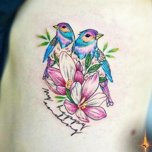 Nº849 #tattoo #tattooed #ink #inked #girlswithtattoos #bird #birds #birdtattoo #birdstattoo #floral #floraltattoo #flowers #flowerstattoo #motheranddaughter #myhappyending #colors #tattoocolors #stencilstuff #hummingbirdcartridges #radiantcolorsink #cheyennetattooequipment #hawkpen #bylazlodasilva