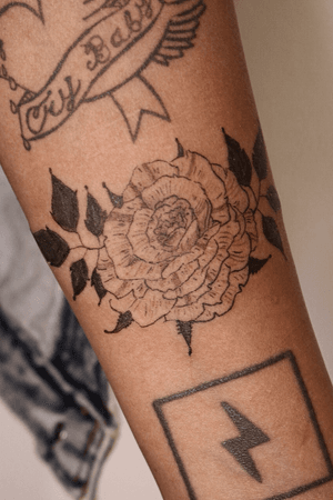 #arm #rose #flower #blackAndWhite #blackandgrey #blackwork 
