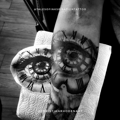 Clock and eye on Albert to finish up his sleeve 