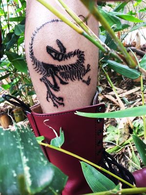 DinosaurSígueme en instagram como @dhana.erika.flan....#tattoo #dinosaurtattoo #ink #inked #details #blackwork #art #dinosaur 