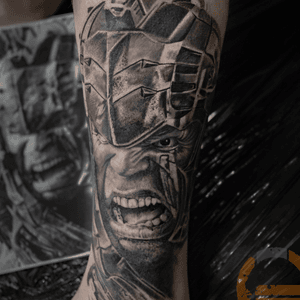 Portrait 1 of a full Marvel leg. Hulk, from one of my favourite scenes in Ragnorok. I'm a super fan so Marvel tattoo day is always a good day.