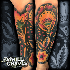 Nel traditional sleeve by Dani #neotraditional #color #sleeve #flowers 