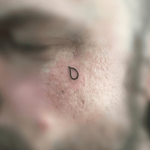 First tattoo little teardrop on the face. . . . . . . . . . #goliathneedles #blxck #america #europe #blackworkers #blackwork #blackworktattoo #blackworker #blxckink #dotworktattoo #dotworkers #dotwork #pointillism #traditional #tattoo #tattoos #ink #inked #hype #whip #freehand #blacktattoo #blacktattooing #workhorseirons #starbritecolors #blacktattooart #blessed #grateful #fineline 