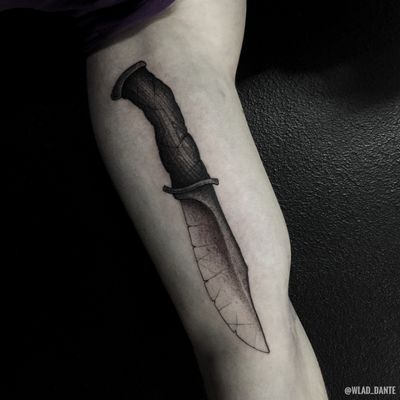 Freehand knife. #weapon #weapontattoo #DarkTattoos #dotwork #dotworktattoo #knife #knifetattoo #blacktattoo