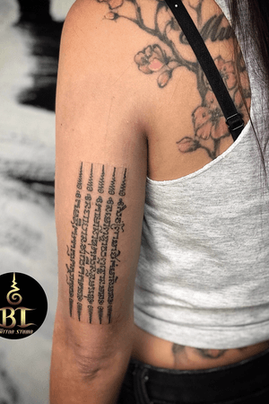 Done traditional Thai sak yant tattoo by Ajarn Ta(www.bt-tattoo.com) #bttattoo #bttattoothailand #thaitattoo #thaibambootattoo #thaibamboo #bambootattoo #bambootattoobangkok #sakyant #sakyanttattoo #bangkoktattoo #bangkoktattooshop #bangkoktattoostudio #tattoobangkok #thailandtattoo #thailandtattooshop #thailand #bangkok #tattoo 