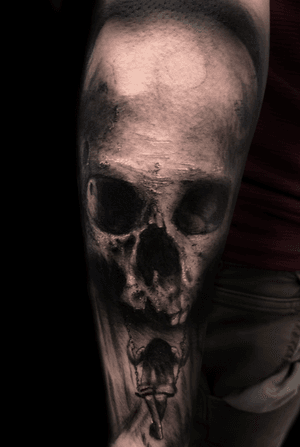 •The Horror•Usando @electricinkeurope 🔥...#skull #skulltattoo #tattoo #tattoos #tattooed #blackandgrey #realistictattoos #tattooideas #tattoodesign #tattooarist #tattooist #tattooer #ink #inked #españa #spain #tenerife #barcelona #madrid 