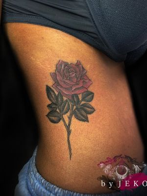 Red Rose by Jeko Bohemien Instagram : @jekobohemien #rose #rosetattoo #rosetattoo #roses #redrose #jekobohemien 