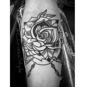 Some fun line work with this rose 😎👌🏽 