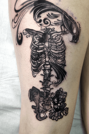 Anatomical torso with corvid and flowers 
