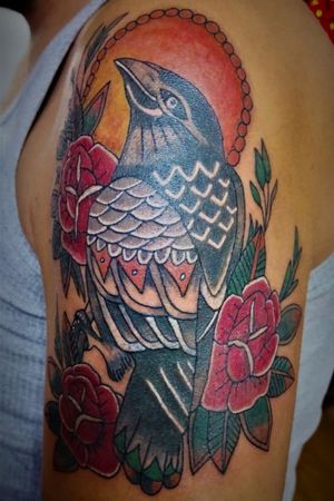 #Traditional #Oldschool #Raven #Crow #Roses #RavenAndRoses #colour #colourful #color