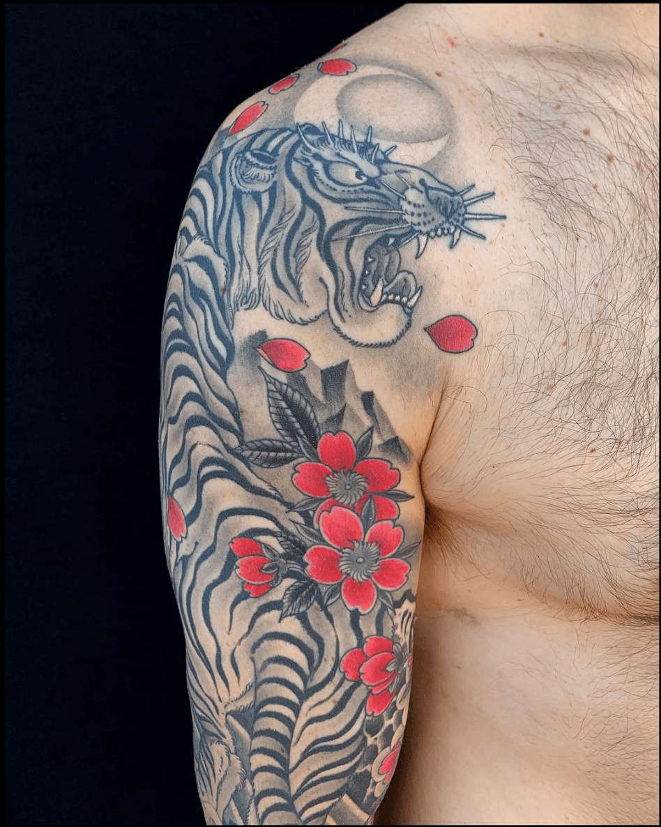 TIGER TATTOO FULL HALF SLEEVE ✨ 𝗔𝗿𝘁𝗶𝘀𝘁 Ngọc Hải ✧𝐓𝐀𝐃𝐀𝐒𝐇𝐈  𝐓𝐀𝐓𝐓𝐎𝐎✧ 🏡 Address: 96/6 Le Thi Rieng. district 1 , Ho Chi Minh city  ☎️ 𝘉𝘰𝘰𝘬𝘪𝘯𝘨… | Instagram