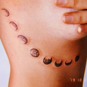 Moon Tattoo #ink #inked #inkedgirl #inkedlife #inkedup #inkedwoman #tattoogirl #tattoowoman #femaletattoo #femaletattooartist #femaleartist #womensempowerment #art #artwork #freestyle #ensenada #bajacalifornia #mexico 