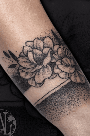 Flower armband